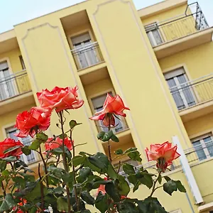 Aurora Hotel